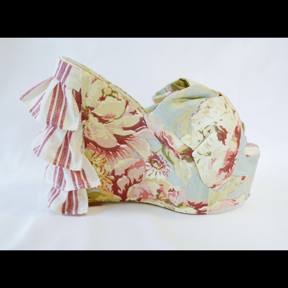 Floral wedges.